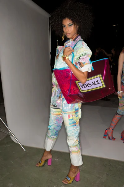 Look 15